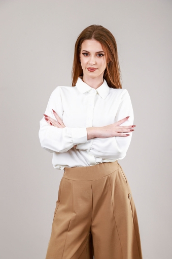 Дамска риза в бяло