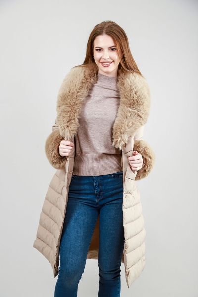 Зимно дамско яке в бежово