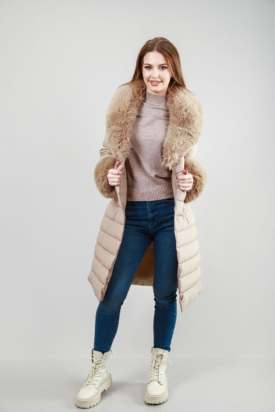 Зимно дамско яке в бежово